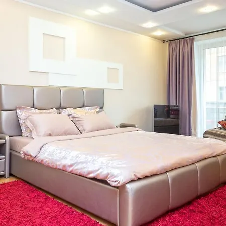 In The Historic Centre Internatsionalnaya Apartment *
