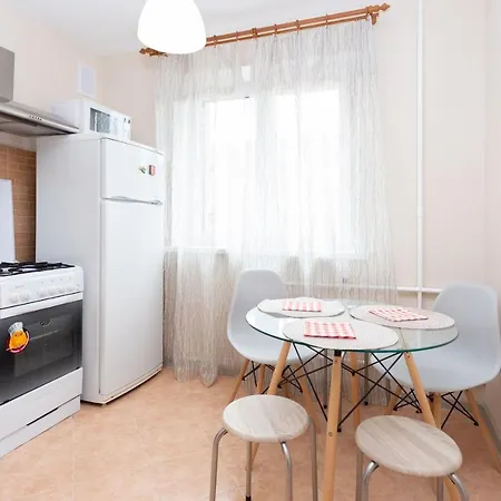 Apartment In The Historic Centre Internatsionalnaya Minsk