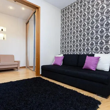 Apartment In The Historic Centre Internatsionalnaya