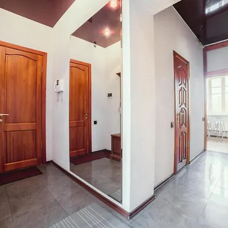 In The Historic Centre Internatsionalnaya Apartment Minsk