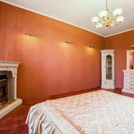 Apartment In The Historic Centre Internatsionalnaya *
